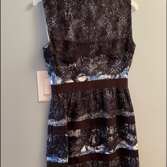 Printed sleeveless dress - Picture 2 of 4